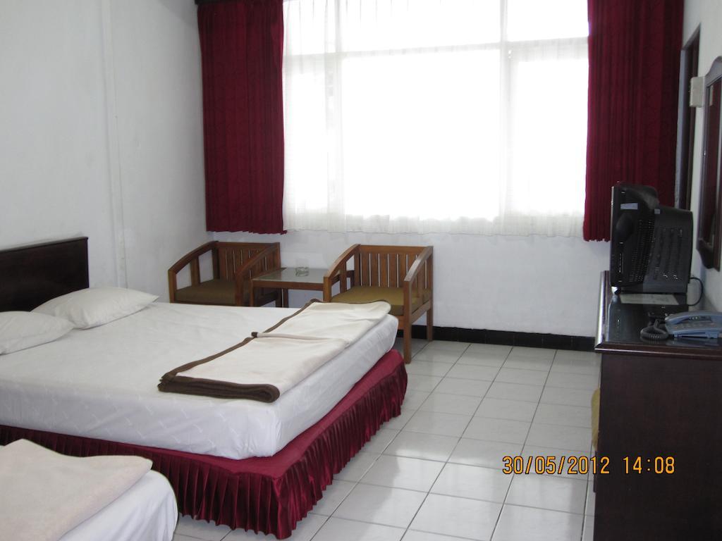 Hotel Santosa Malang Bilik gambar