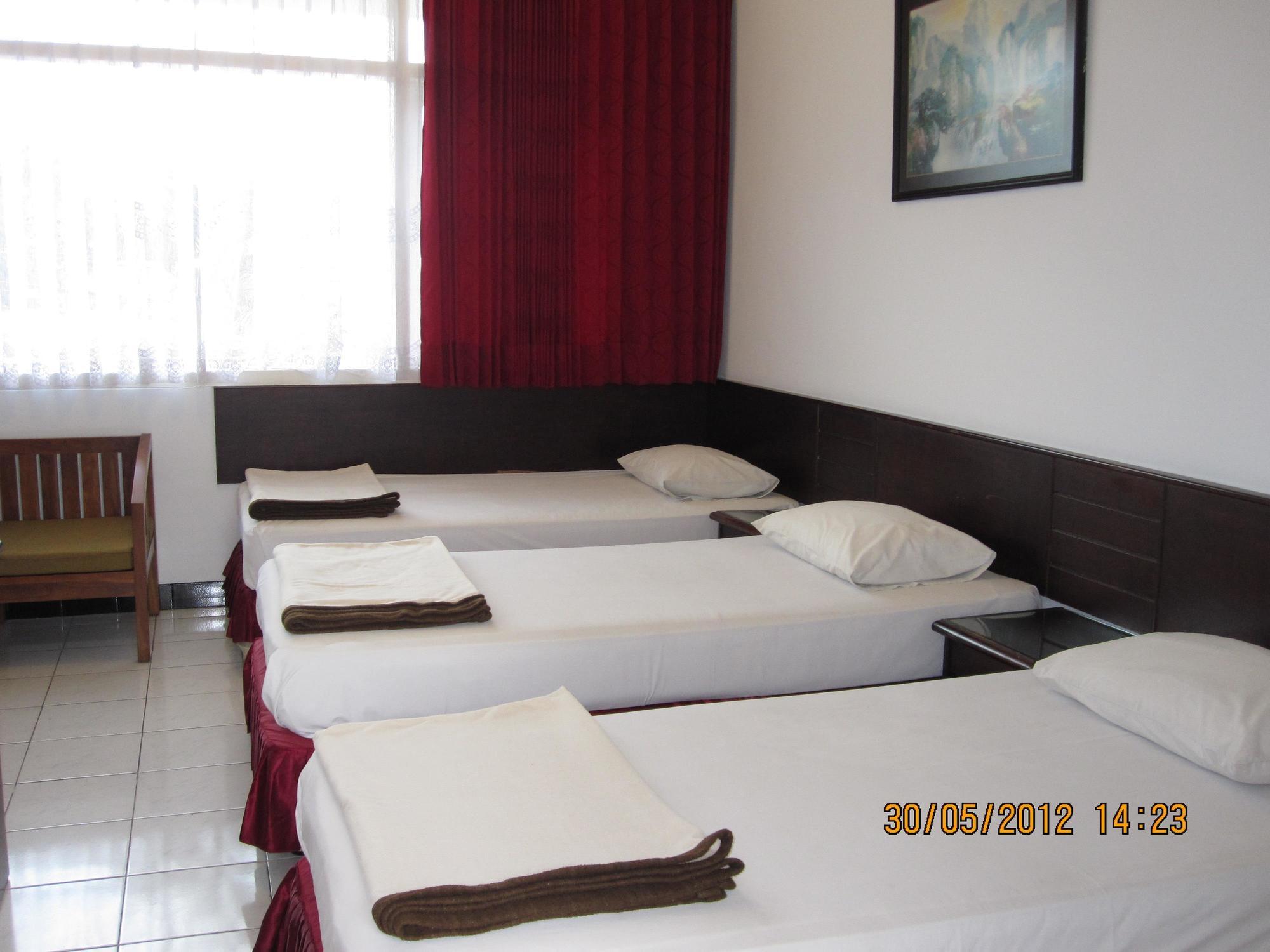 Hotel Santosa Malang Luaran gambar